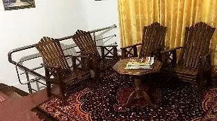 Kandy Shady Trees Villa 2*,